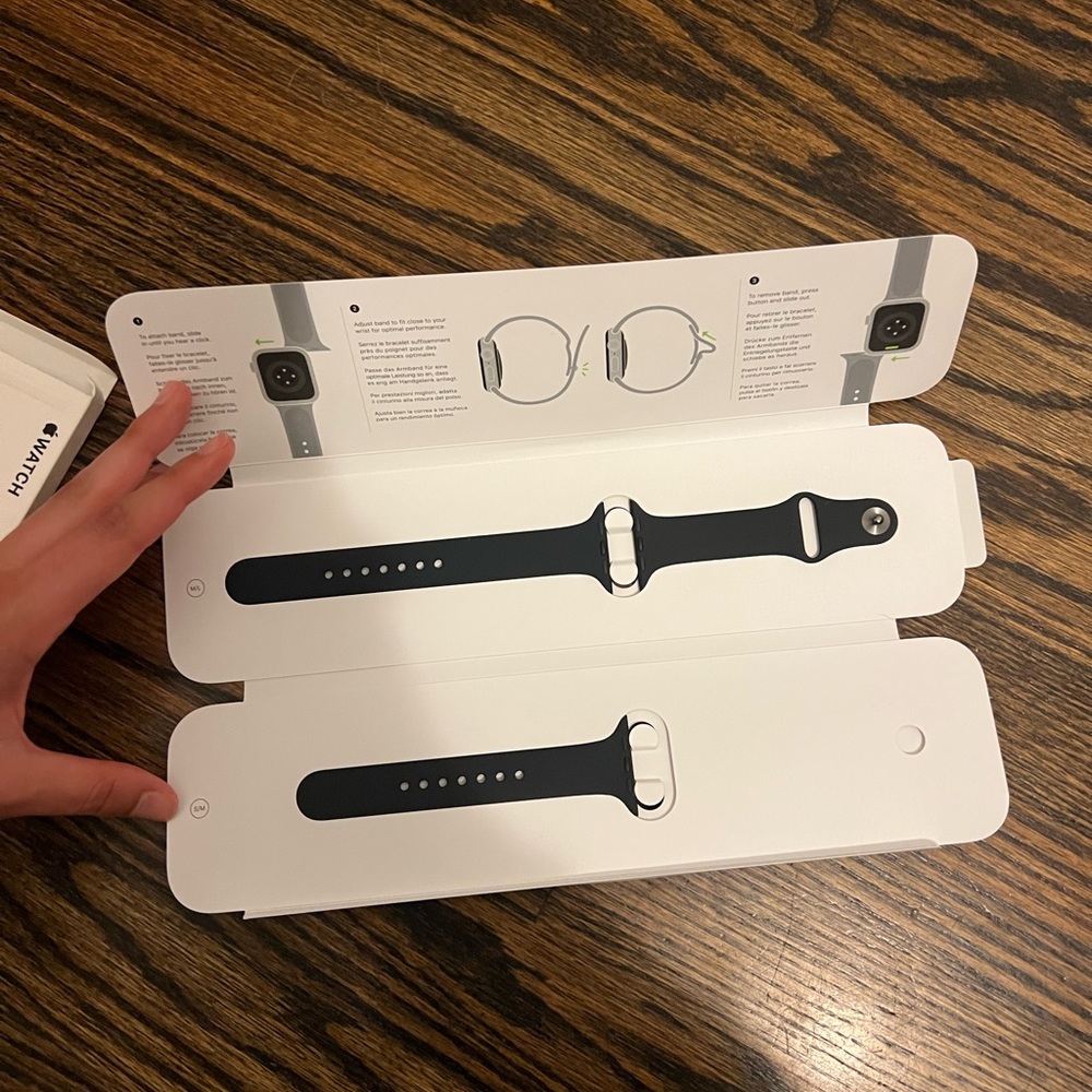 44 mm Apple Watch black band new in box